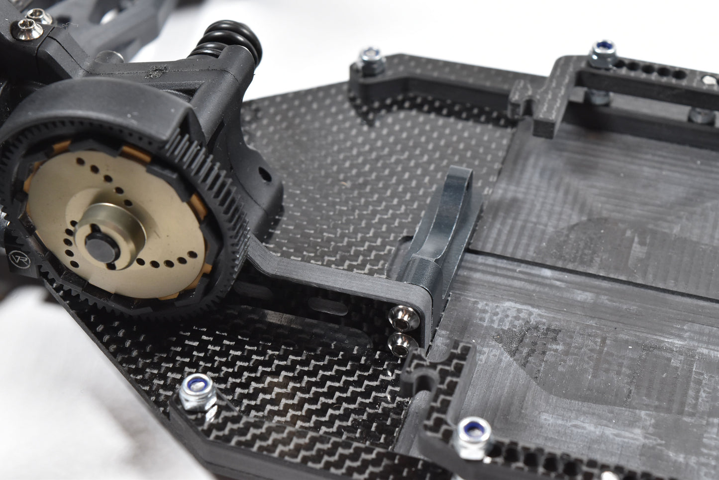 Team Associated B7/T6.7 Carbon Fiber Chassis Motor Mount, Fan Brace