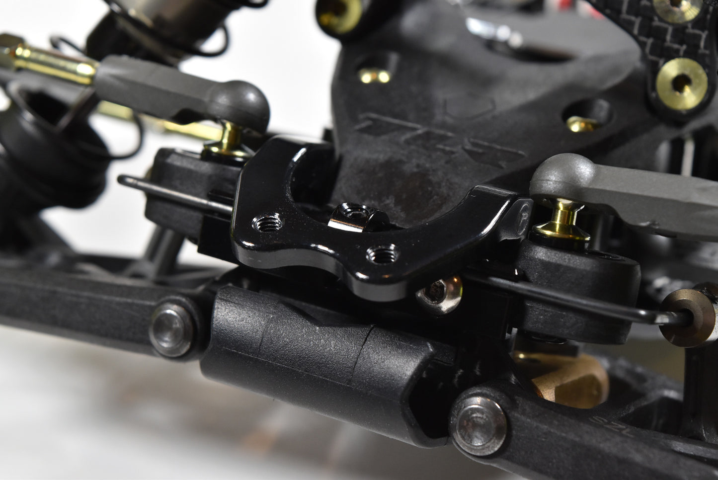 TLR 22 5.0 Aluminum Wing Mount